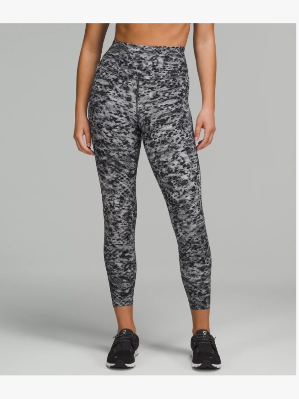 Like new! Lululemon BASE PACE HIGH-RISE RUNNING TIGHT 25"